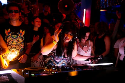 Joyce Musicolor, de Sonidera MX, fue una de las dos mujeres en participar en el Boiler Room Sonidero Especial, en noviembre de 2024.