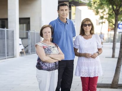 De izquierda a derecha, Adela Angelet, Joan Hern&aacute;ndez y Cristina Escue. 