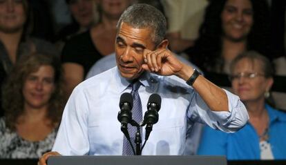 Barack Obama em seu discurso na Universidade Macomb Community.