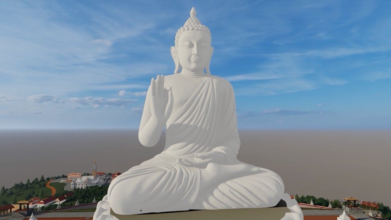 La eterna espera del buda mangurrino: Cáceres aguarda durante seis años la construcción de un santuario con una estatua de 47 metros