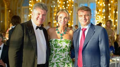 Corinna zu Sayn-Wittgenstein, Juan Villalonga y Herman Gref en San Petersburgo en 2014.