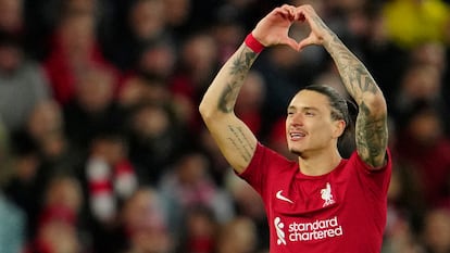 Darwin Núñez celebra el primer gol del Liverpool.