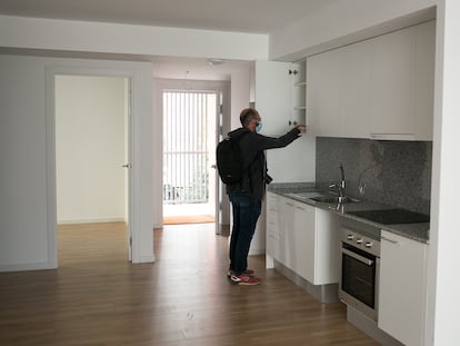 Vivienda de alquiler asequible a punto de ser entregada en Barcelona.