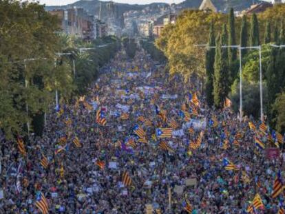 La protesta concentra a 350.000 personas según la Guardia Urbana, la cifra más baja de las grandes marchas independentistas en ocho años