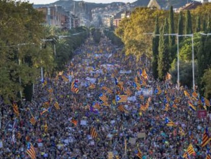 La protesta concentra a 350.000 personas según la Guardia Urbana, la cifra más baja de las grandes marchas independentistas en ocho años
