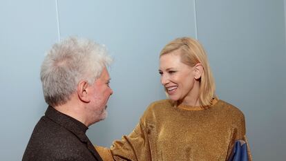 Pedro Almodóvar y Cate Blanchett, en la inauguración de la retrospectiva de Almodóvar en el MoMA en Nueva York en 2016.