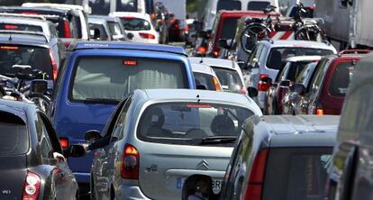 La DGT espera 3,9 millones de desplazamientos en toda España, entre el 4 y el 6 de julio.