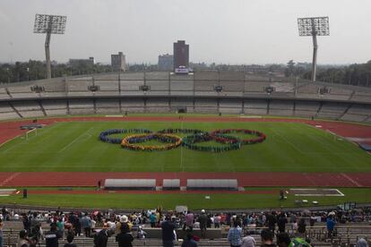 El campo del estadio Olímpico Universitario durante el acto de conmemoración.