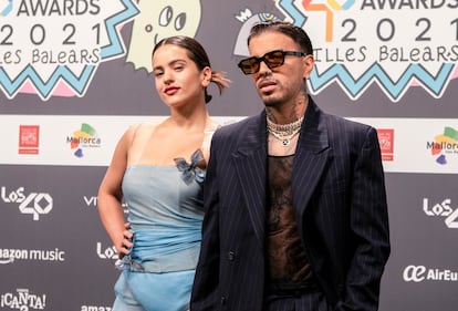 Rosalía y Rauw Alejandro en LOS40 Music Awards.