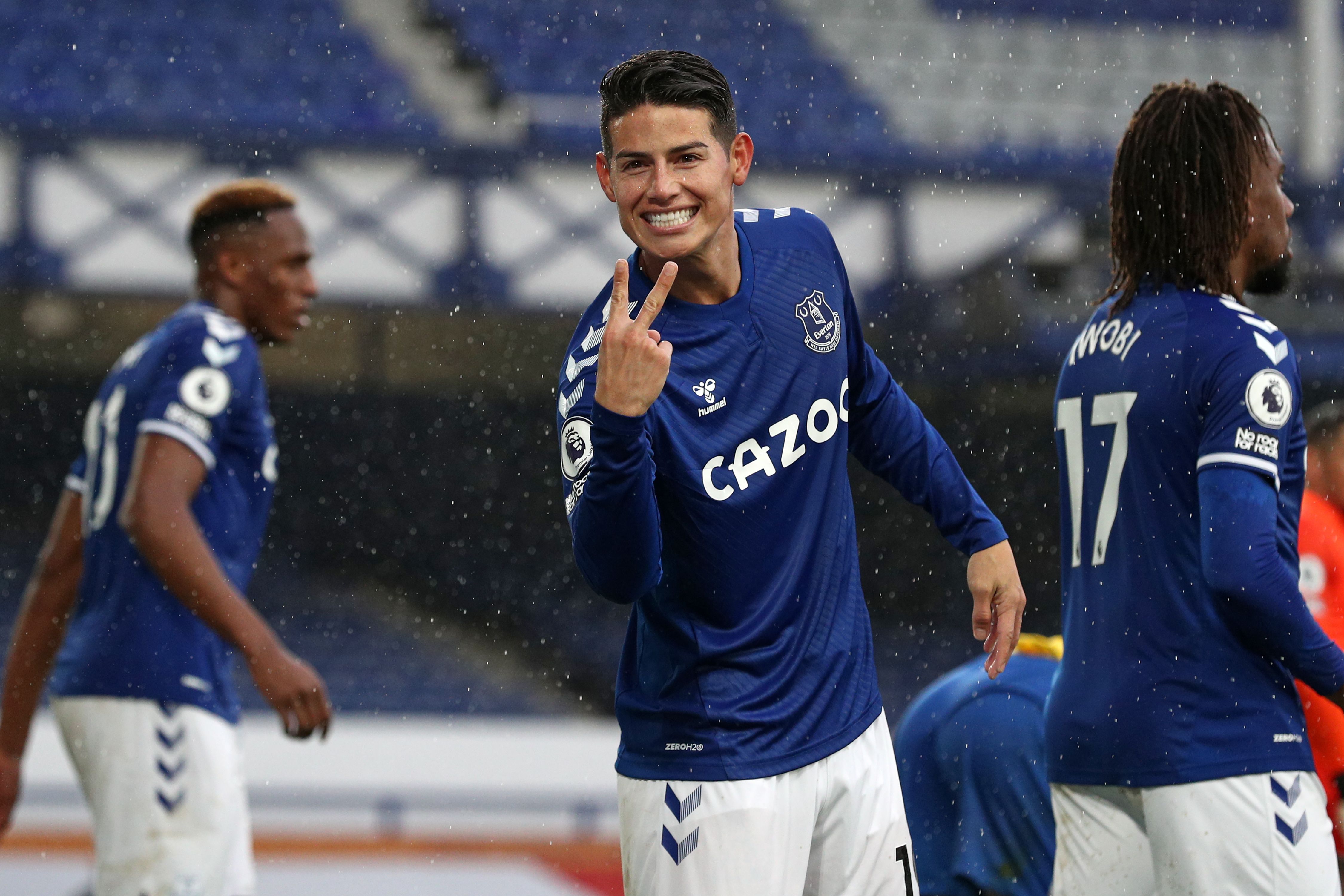 James Rodríguez celebra su primer doblete con el Everton, frente al Brighton (4-2).