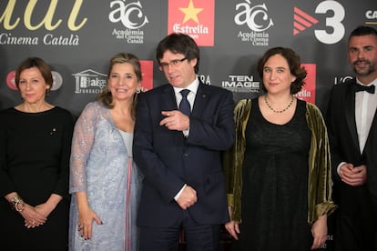 Carme Forcadell, Isona Pasola, Carles Puigdemont, Ada Colau i Santi Vila.