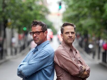 John Convertino y Joey Burns, miembros de Calexico, fotografiados en Madrid.