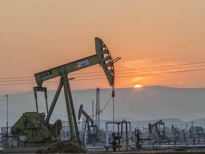 El precio del petróleo se hunde más de un 9% por el temor a una recesión en Estados Unidos