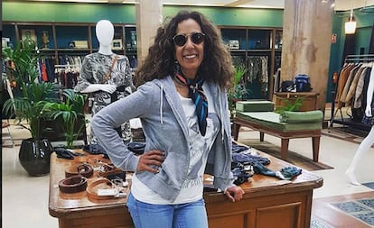 Rosario Flores en 'Vintalogy', la mayor tienda de ropa 'vintage' de Europa. 