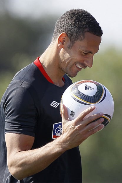 Rio Ferdinand, durante un entrenamiento con Inglaterra.