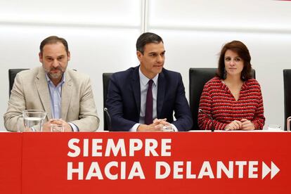 José Luis Ábalos, Pedro Sánchez y Adriana Lastra, del PSOE.