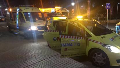 Vehículos del Summa durante la atención sanitaria en Cobeña.