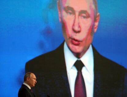 El presidente ruso Vladimir Putin pronuncia su discurso anual a la nación, en Moscú. 