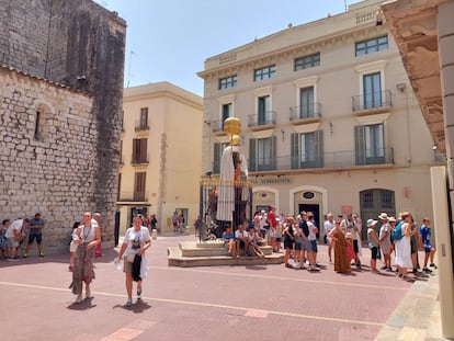 Colas de turistas en el Teatro Museo Dalí