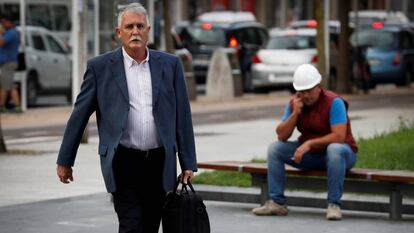 El exsenador del PNV Víctor Bravo, a su llegada al juicio en San Sebastián el pasado año.