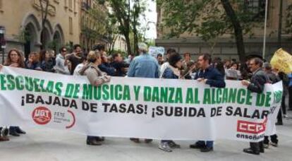 Manifestación de los profesionales de las escuelas de música y danza.