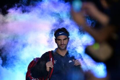 Roger Federer antes del partido de semifinales del Master de Londres contra Wawrinka.