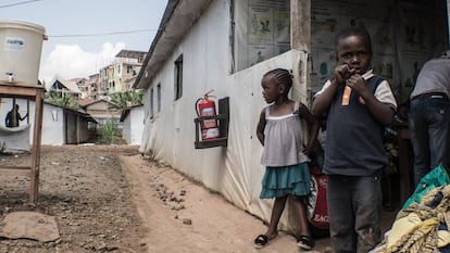 Las vidas en pausa de los vecinos del volcán