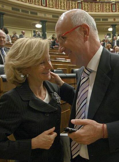 Durán, con la vicepresidenta Salgado en el Congreso.