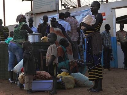 Familias sursudanesas buscando refugio
