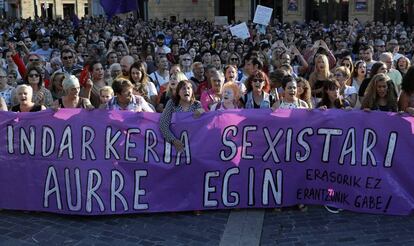 Protesta contra una agresión sexual en grupo en Bilbao en agosto.