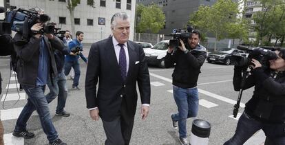 Luis Bárcenas saliendo de los juzgados de Plaza de Castilla.