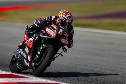 El piloto español de MotoGP Jorge Martín (Aprilia Racing) durante los primeros entrenamientos libres del Gran Premio de Cataluña, que se disputará este domingo en el circuito de Barcelona-Cataluña en Montmeló. EFE/Siu Wu
