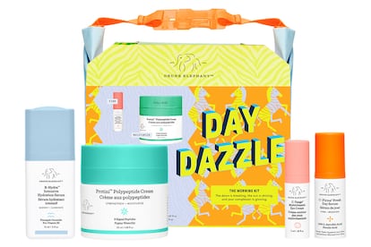 Desde que llegaron a España, los productos de Drunk Elephant se han convertido en favoritos de varias generaciones. En Navidad han preparado varios 'kits' con algunos de sus superventas, como Day Dazzle, una recopilación de sus grandes éxitos para la rutina de mañana (a la venta en Sephora, 105 euros).