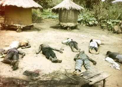 Civiles asesinados por activistas del Ej&eacute;rcito de Resistencia del Se&ntilde;or, en Dokolo Lira, Uganda, en una imagen sin fechar distribuida por la Corte Penal Internacional de La Haya. 