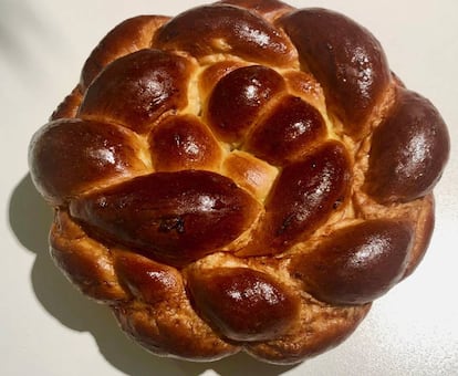 TRENZA DE BRIOCHE DEL PANADERO MADRILEÑO DARÍO MARCOS (PANADARÍO), INSPIRADA EN LA RECETA DE JEFFREY HAMELMAN QUIEN LAS ELABORABA EN ALEMANIA PARA EL SABBATH / CAPEL