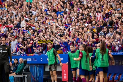 Afición del Barcelona durante la final de la Champions League en San Mamés.