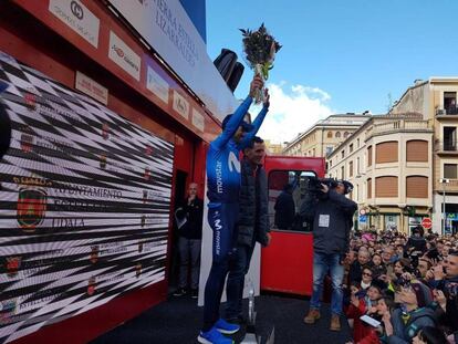 Valverde, en el podio de Estella junto a Miguel Indurain.