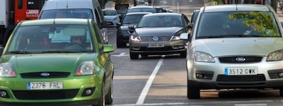 Coches circulando por las carreteras espa&ntilde;olas