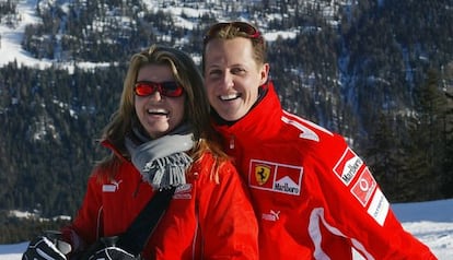 Michael Schumacher y su esposa Corinna, en la nieve.