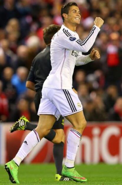 Cristiano Ronaldo celebra su gol al Liverpool