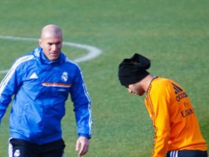 Nacho, Isco, Xabi Alonso, Zidane, Jese, Morata y Carvajalat durante el entrenamiento.