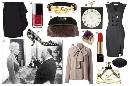 15. Zara Falda lpiz con volante en un lateral. 16. Chanel Laca de u?as Le Vernis C Pirate. 17. Bimba & Lola Cinturn de piel con brazos dorados. 18. Charlotte Olympia Clutch rgido en forma de reloj. 19. Altuzarra Vestido sin mangas con doble botonadura. 20. Marni Capelina de pelo tricolor. 21. Roger Vivier Stiletto con print de pata de gallo. 22. Topshop Anillo con piedra morada y strass. 23. Lanc?me Barra de labios L'Absolu. 24. Kim Novak y Alfred Hitchcock durante el rodaje de Vrtigo (1958). 25. Victoria Beckham Blusa con lazo en el cuello. 26. Bvlgari Eau de parfum Mon Jasmin Noir L'Elixir.