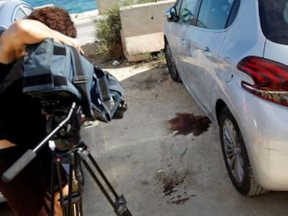 El crimen ocurrió el lunes por la noche junto a una playa de Alicante y se cometió frente a una agente de paisano que dio la alerta e impidió la fuga de los agresores