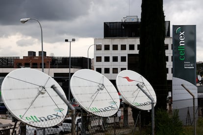 Antenas de Cellnex junto a Torrespaña.