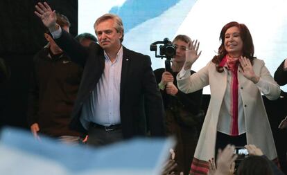 Cristina Kirchner y Alberto Fernández en la reapertura de un deportivo nombrado