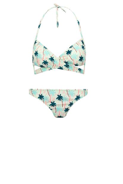 Bikini de Pull & Bear (actualmente cuesta 15,99 la parte de arriba y 12,99 la braguita).