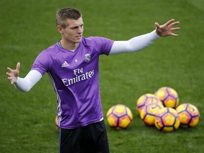 Kroos, durante un entrenamiento del Madrid.