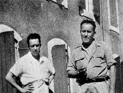René Char (a la derecha) con Albert Camus, en una fotografía tomada en L&#39;Isle-sur-Sorgue en 1942.