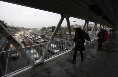 Atascos en Madrid a la altura de la entrada por la carretera de Colmenar en la zona norte.