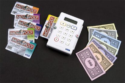 El dueño del Monopoly ha decidido cambiar los billetes por tarjetas de crédito, con motivo del primer centenario del juego.